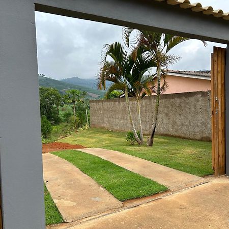 Agradável Casa de Campo, recém construída. Pedra Menina Exterior foto